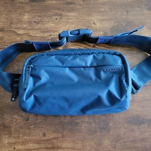 Incase Hipsack Sling Bag - Like New